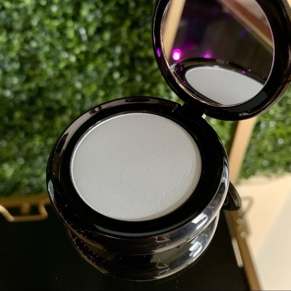 Marc Jacobs SMOKE Runway OMega Eyeshadow | NEW | Smo!ke O!Mega #640 | Price FIRM - Picture 8 of 15